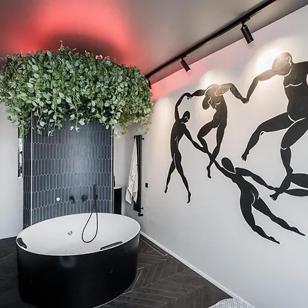 Butas Su Jacuzzi Kauno Miesto Centre *